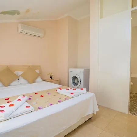 çalış'ta Denize Sıfır 10 Kişilik Starfish 4 * Fethiye
